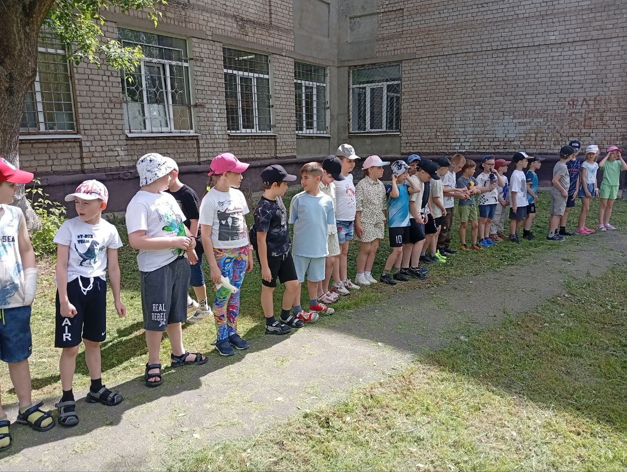 Открытие смены летнего лагеря.
